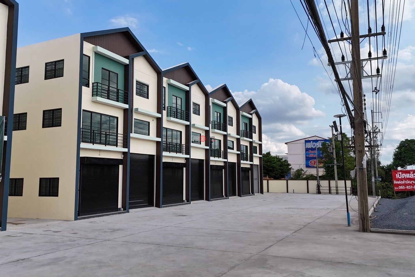 泰国巴吞他尼府巴吞他尼的仓库，Pathum Thani-Bangbua Thong Road, Khu Khwang，编号75533150