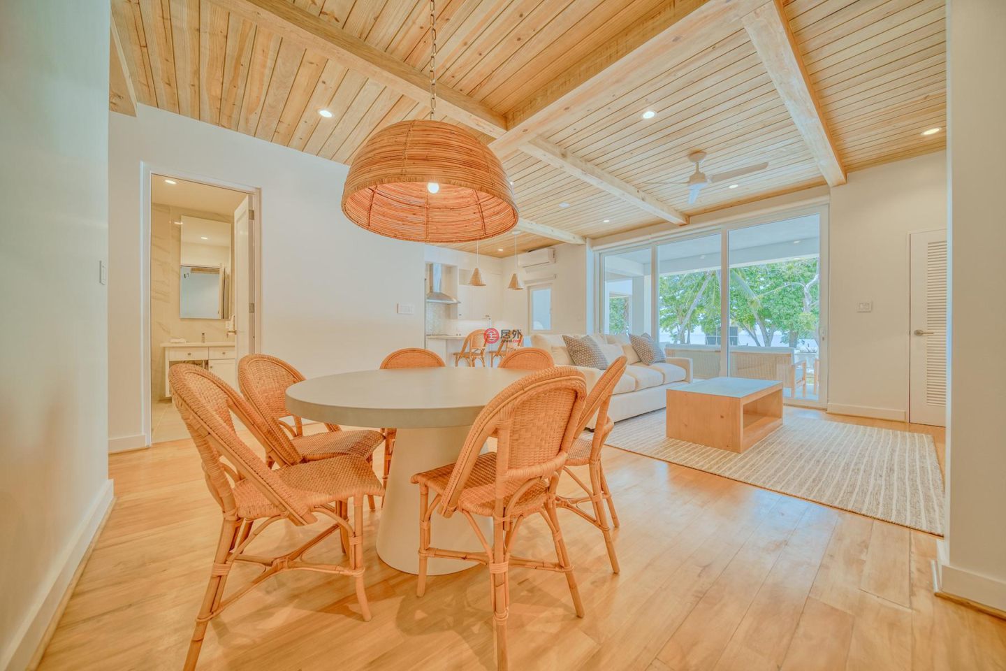 洪都拉斯海湾群岛Roatán的公寓，Oceanfront Condominium D6 Watercolors Resort 3rd Floor Building D，编号76872639