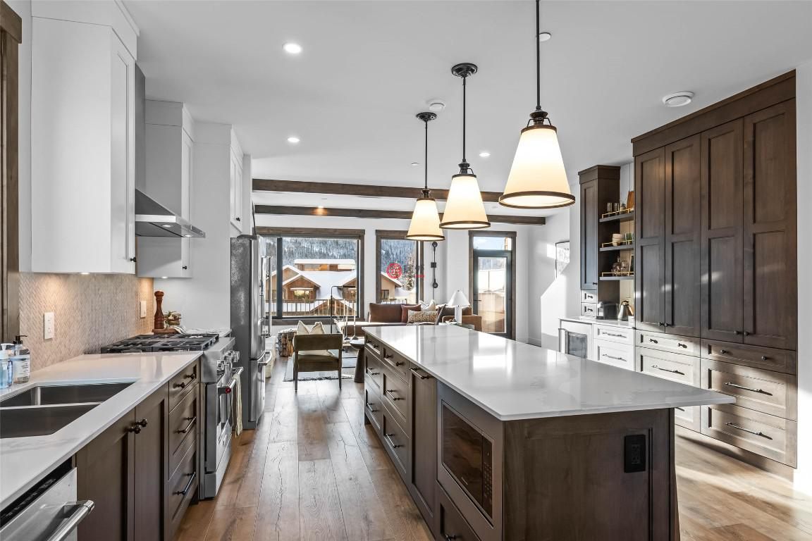 加拿大不列颠哥伦比亚省Sun Peaks的联排别墅，7000 MCGILLIVRAY LAKE，编号75526808