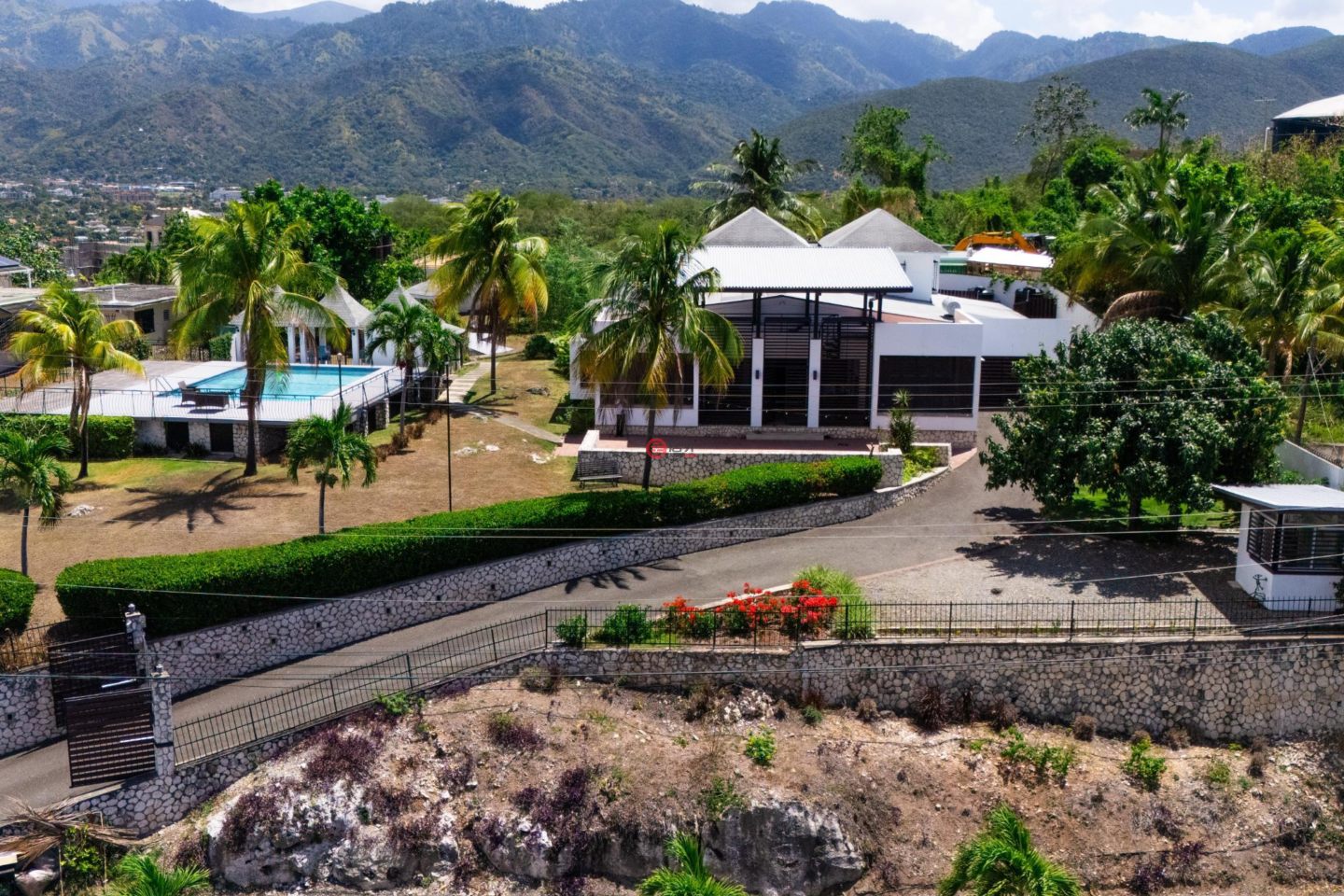 牙买加SurreySt Andrew的独栋别墅，4 Montclair Drive，编号77749669