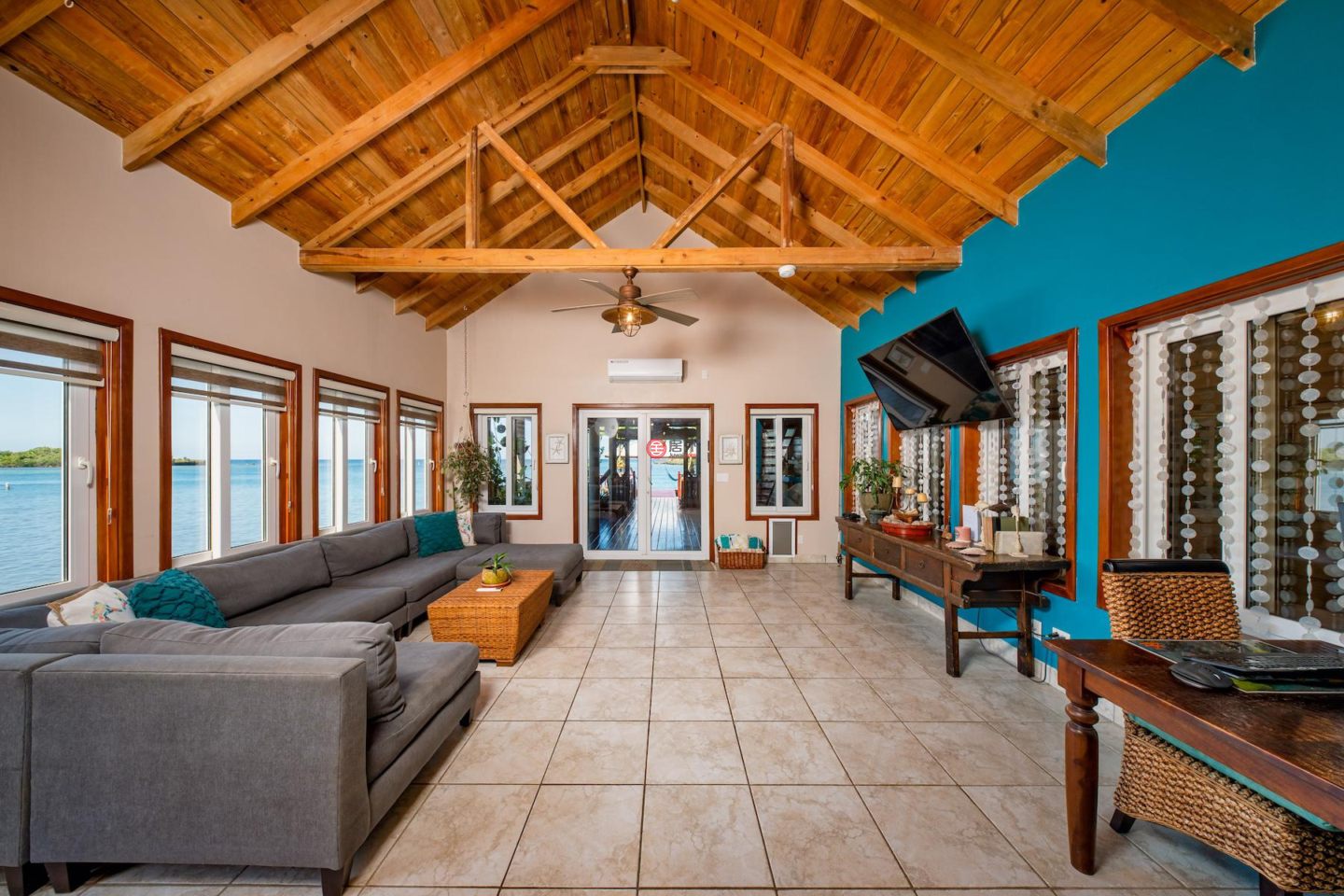 洪都拉斯海湾群岛Roatán的独栋别墅，Unique Over-The-Water Home Anthony's Key Road，编号76655198