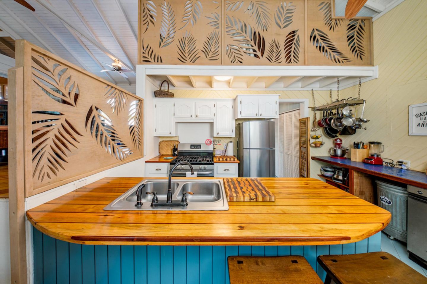 洪都拉斯海湾群岛Roatán的独栋别墅，Island-Style Hillside Haven with Panoramic North Shore Views，编号78473193