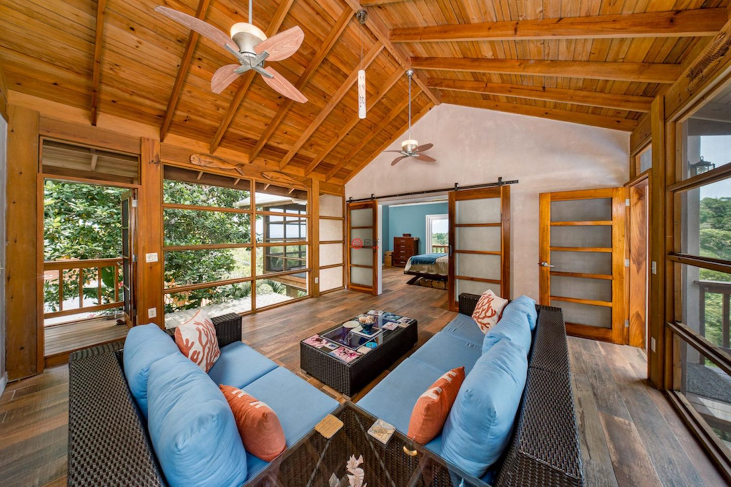 洪都拉斯海湾群岛Roatán的独栋别墅，Island-Style Hillside Haven with Panoramic North Shore Views，编号78473193