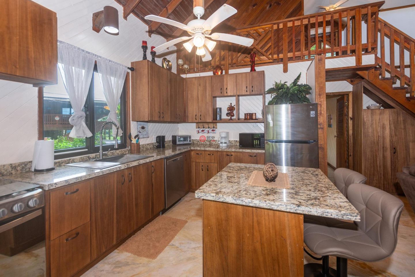 洪都拉斯海湾群岛Roatán的独栋别墅，Totally Turnkey Tropical Home in Sundancer Cabanas，编号78282837