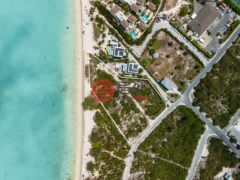 特克斯與凱科斯群島的住宅用地，Beach Front Land Long Bay Hills，编号78100327