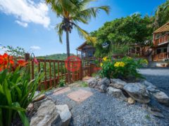 洪都拉斯海湾群岛Roatán的独栋别墅，Island-Style Hillside Haven with Panoramic North Shore Views，编号78473193