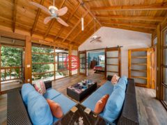 洪都拉斯海湾群岛Roatán的独栋别墅，Island-Style Hillside Haven with Panoramic North Shore Views，编号78473193