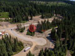 加拿大不列颠哥伦比亚省Sun Peaks的公寓，LOT 8 MCGILLIVRAY LAKE，编号75525548