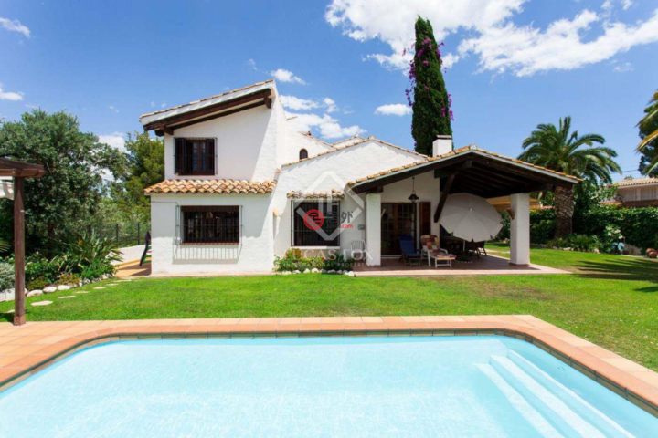 西班牙sant pere de ribes的独栋别墅